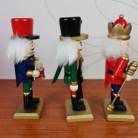 BESPORTBLE Nutcracker Ornaments Wooden Christmas Nutcracker Soldier 3 Pcs 15 CM Nutcracker Puppet Ornaments Desktop Decoration Cartoons Walnuts Soldiers Traditional Xmas Toy Decorations