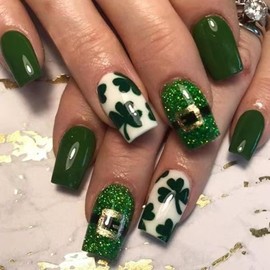 24 Pcs St. Patrick's Day Square Press on Nails Green Spring False Nails with Shamrock Design Medium Fake Nails with Glue Glitter Full Cover Artificial Nails Holiday Glue on Nails for Women Nail Art