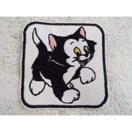 Unbranded Black White CAT 4" Embroidery Iron-on Patch (E17)
