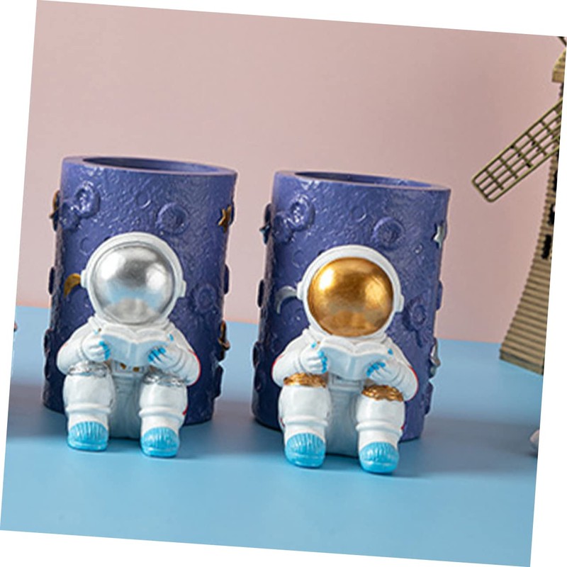 Operitacx Astronaut Pencil Holder Resin Craft Space Theme Desk Organizer