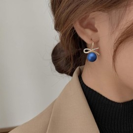 Aneneiceera Vintage Bow Pearl Earrings Gold Pearl Bow Earrings Small Rhinestone Bowknot Drop Earrings Crystal Bow Pearl Earrings Jewellery for Women (Gold), Zinc