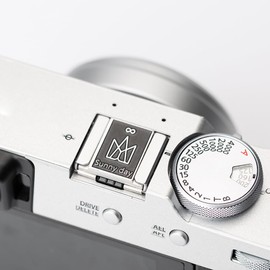 Crown Pattern Camera hot Shoe Cover Shutter Decorative Button Set for Fuji XT4, XT30, XE3,for Canon R6 R5 R7 R8 R10 for Nikon D750 D610 Z7 Z5 Z6 Z50 Z30 (Aluminum Alloy-Hot Shoe Cover01)