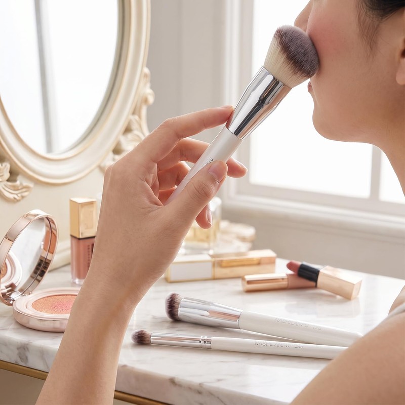 MOTIBACK 3 Piece Makeup Brush Set for Face and Eye