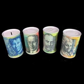 1pcs Money Tin Australian Box Jar Piggy Bank Coin Save in Style, Trendy Saving Solution 10 20 50 100 Dollar Notes AU Design Random Notes (ex Small 8x12.8cm)