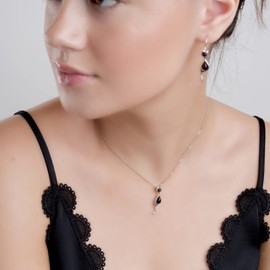 HENRYKA 925 Sterling Silver Black Cat Necklace - 18 inch Chain | Baltic Amber Cat Silhouette & Curly Tail Necklace | Boho Style 3D Pendant & Jewellery Gift for Girls & Women