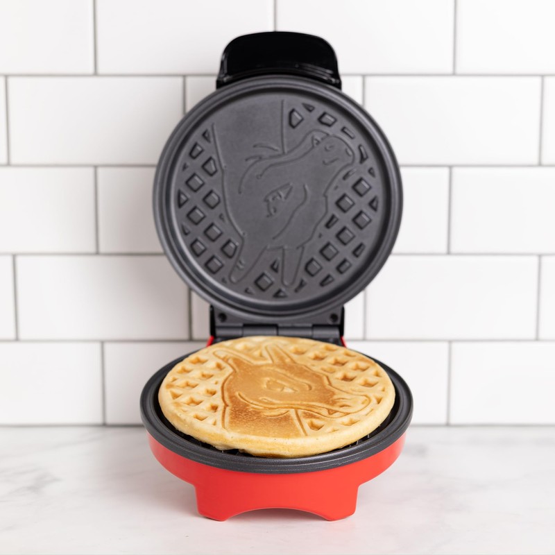 Uncanny Brands Pokémon Charizard Waffle Maker - Make Bounty Charizard