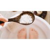 Natürliches Badesalz mit ätherischen Ölen – erfrischend, revitalisierend und aromatherapeutisch