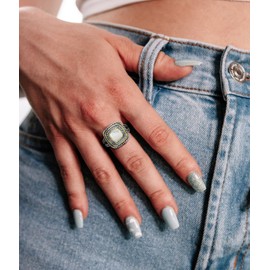 YYSuniee Designer Inspired Two Tone Statement Rings for Women 18K Gold Plated Fashion Brand Engagement Wedding Ring, Brass 18K Gold Plated, shell