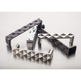 Top_Knobs Quilted Pull Color Honey Bronze 5 1/16" Length Mercer Coll Contemporary Transitional Bar Handle Kitchen Drawer Cabinet Door Dresser Bathroom Metal Handle Interior Home