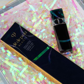 Caleihd 1LB Gift Basket Filler, Iridescent Crinkle Cut Grass Confetti Cushion Paper Streamer for Christmas Wedding Birthday Bridesmaid Engagement Craft Gift Boxes Bags Filler Decoration (3MM)