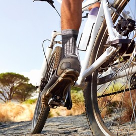 YUEDGE Moiture Wicking Mens Socks Anti Sweat Work Socks Mid Calf Safety Hiking Boot Socks for Men Size 10-13, 5 Pairs