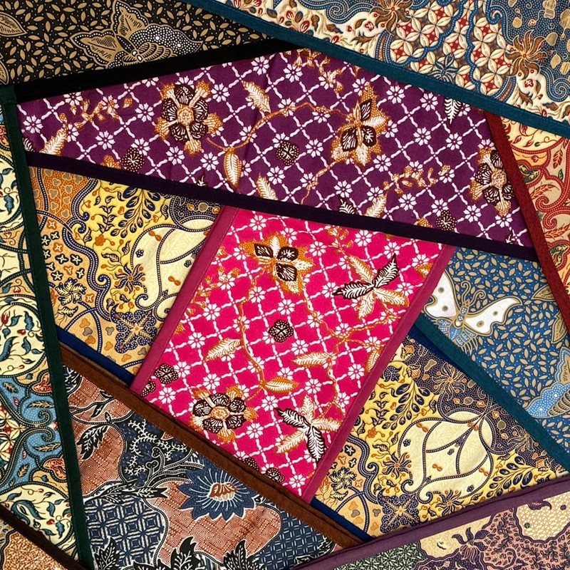 Batik Table Runner, Reversible 7.9 x 66.9 inches (20 x