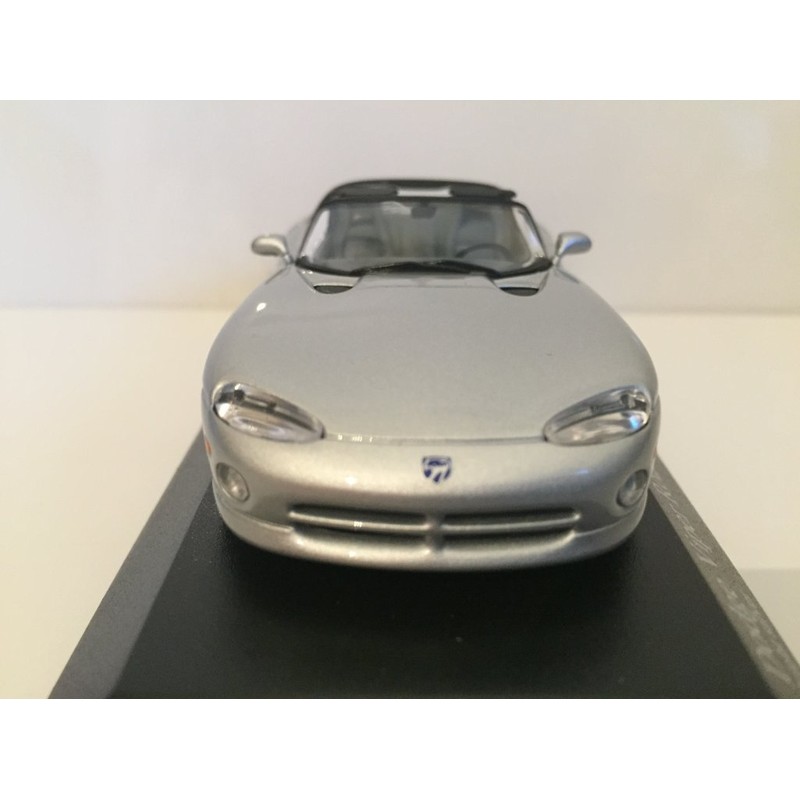 MINICHAMPS 430144034 - Dodge Viper Cabriolet, Maßstab: 1:43, Silber