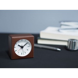Lemnos Wecker Meteor/Wecker Analog ohne Ticken/Reisewecker in japanischer Qualität aus Holz gefertigt/analoger Wecker ohne Ticken/Wecker batteriebetrieben – Farbe Braun