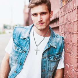 Oidea St Benedict Crucifix Necklace: Saint Benedict Necklace Cross Pendant Necklace for Men Stainless Steel Religion Amulet Jewelry Gifts for Men and Women, Silver