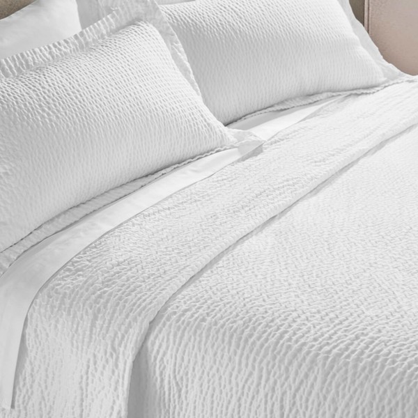 Courtyard by Marriott Textured Coverlet - Lightweight Coverlet with Wash-Activated Ripple Texture Exclusively for Courtyard - White - Queen, Perfect for Warmer Temperatures, Breathable