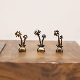 Hinge Head Flower, Hinge Decorative Topper, Miniature Magnetic Figurine Door Decor, Whimsical Quirky Home Decor, Flower Lover Gift, Cute Flower (3 per Set)