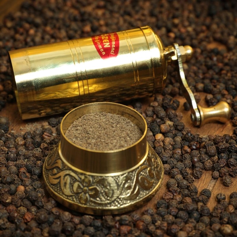 Sozen 4.3" Manual Pepper Grinder Brass – Handmade Turkish Pepper