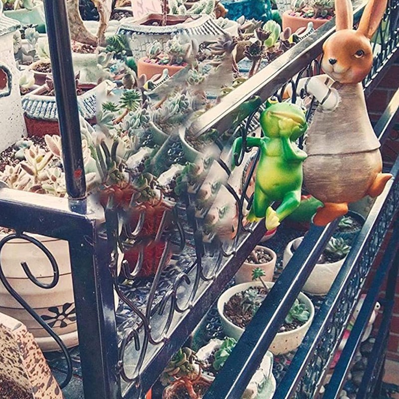 Garden Rabbit Statue Animal Statue Resin Climbing Rabbit Sculpture for
