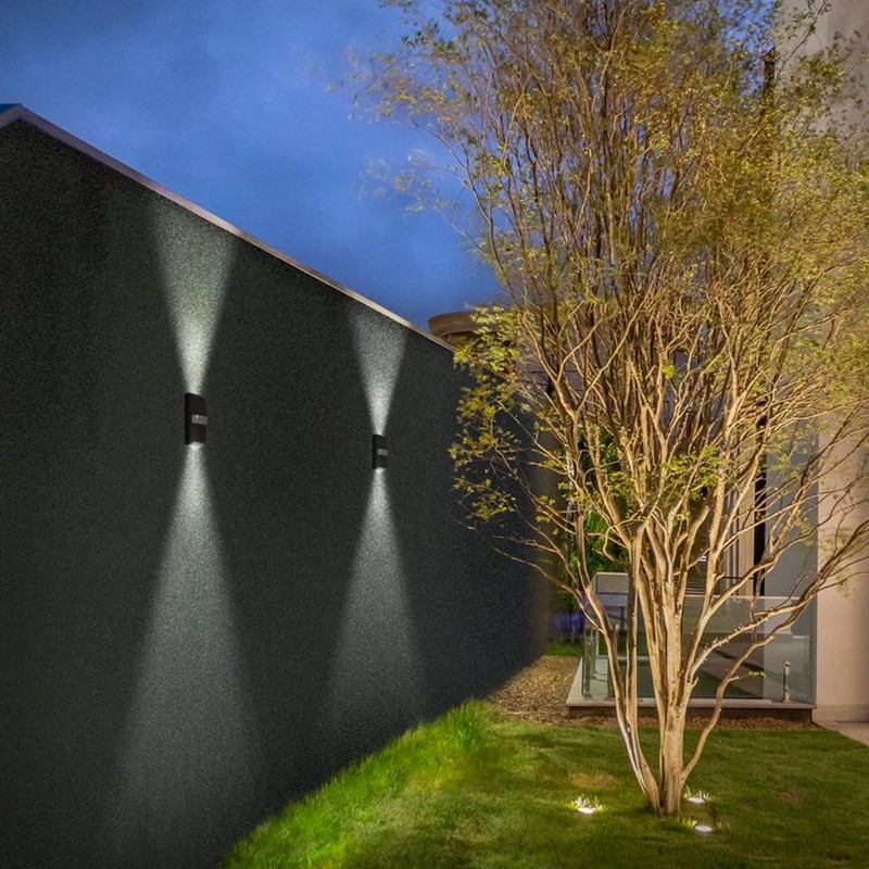 Ledvance Endura Pro Updown Sensor Professional Wall Spotlight, Polycarbonate, 10