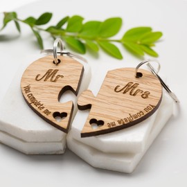 The Laser Engraving Company Mr & Mrs Jigsaw Heart Oak Keyring 'You Complete Me' Couple Key Chain Ring Gift, Perfect for Valentine's Day, Wedding, Anniversary, Birthday, Christmas