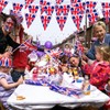 10 Metre Union Jack Triangle Bunting Banner with 30 Flags,