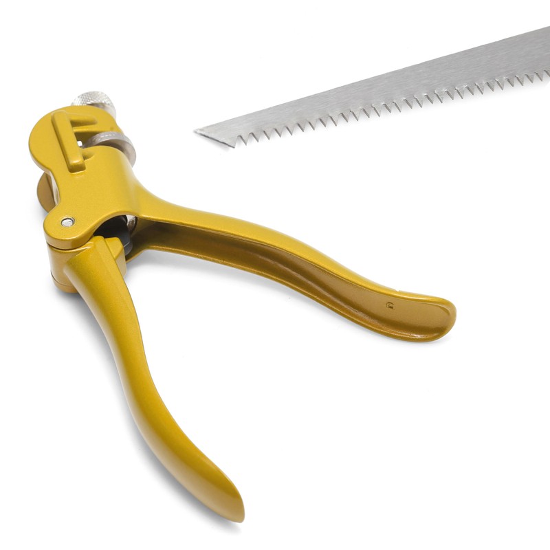 GreatNeck SS7 Saw Set Tool, Adjusts Teeth on Hand Saws,