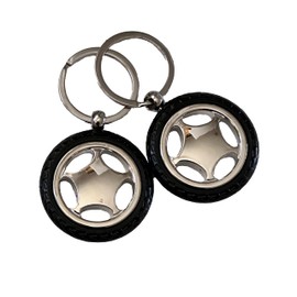 Generic Chrome Tire Rim Shaped Keychain - Spinable Rim, Perfect for Car Enthusiasts, Silver, Black