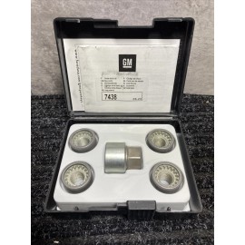 GM New Genuine GM OEM 11602601 Wheel Lock Kit Steel (Wheels W/Hidden Lugs) 2000-24