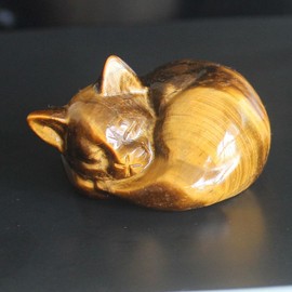 HLbshi Hand Carved Gemstone Crystal Sleeping cat Figurine Animal Statue Carving Office Office Home Decor 2'' (Gold Tiger Eye)