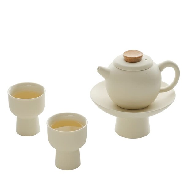 Set di servizio da tè in ceramica giapponese Shoukei con tazze, teiera e vassoio - design elegante di colore crema.