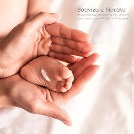 CHIQUI MUNDO Crema Coorporal Hidratante (500 ml) para Bebé Origen Natural Calmante Protector Bactericida y Antiséptico Libre de Parabenos, Sulfatos, Siliconas, Colorantes Artificiales y Conservadores. Hecho a base de Manzanilla, Karité y Cacao