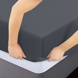 Moonlight Bedding Double Fitted Sheet - 25cm Deep Pockets Ultra Soft Brushed Microfiber Charcoal/Dark Grey Double Fitted Bed Sheets Breathable, Fade Resistant Easy Care Bed Sheet (137 x 190 Cm)