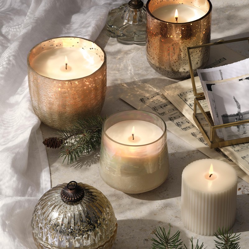 ILLUME Large Boxed Crackle Glass Candle, Winter White