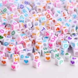 HERZWILD 1000pcs Letter Beads and Heart Beads Acrylic Alphabet Letter Cube Beads Square Loose A-Z Beads for Beading Making Art Craft Weaving DIY Bracelets (Color-White)