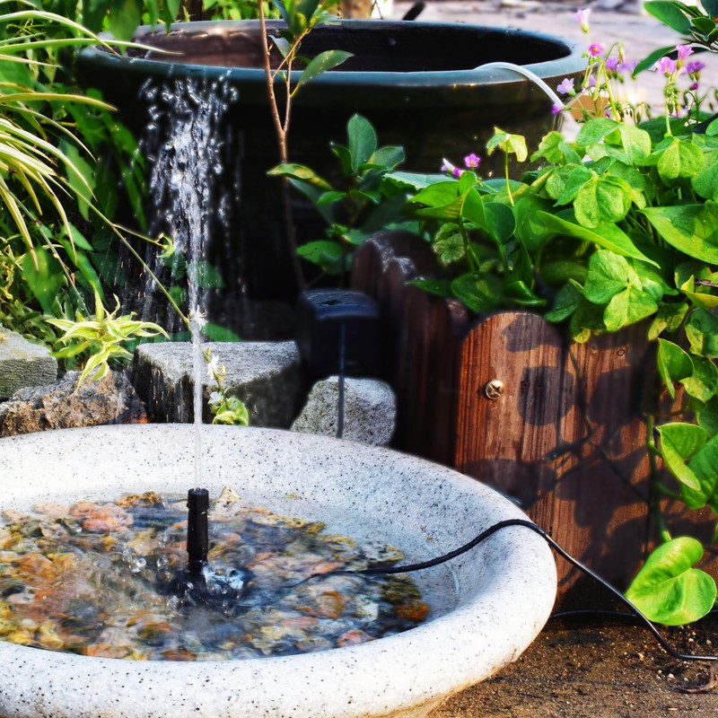 Solar Powered Fountain Pump Water Pump with Adjustable Solar Panel