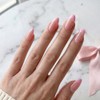 Uñas postizas almendradas de estilo corto, rosas, francesas, con acabado