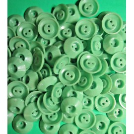 (75) NEW UNUSED 3/4" GREEN PLASTIC DEEP WELL 2-HOLE CRAFT BUTTONS-V187