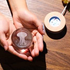 3D Jellyfish Gifts for Women - Crystals Ball 60mm Jellyfish Figurines Decor Glass Animals Figurine Keepsake Paperweight