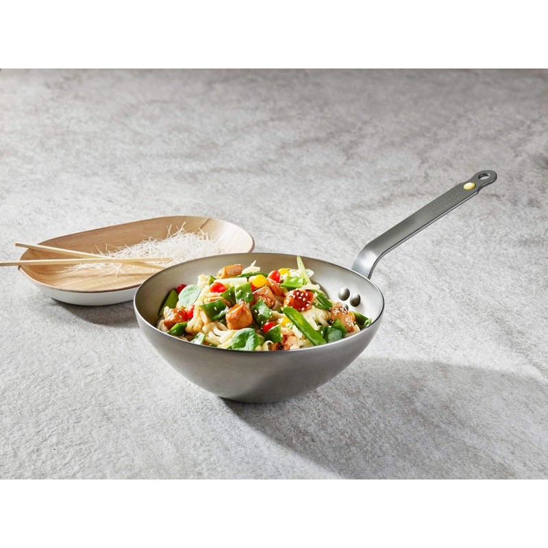 De Buyer Professional Mineral B 9.45 inch White Iron Hemispherical