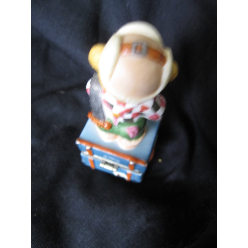Cherished Teddies.......... Canada ... Box Figurine