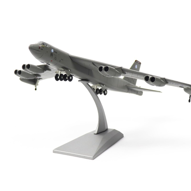 SEBUNAS 1/200 Scale B-52 Stratofortress Aircraft Model USAF Red Devils