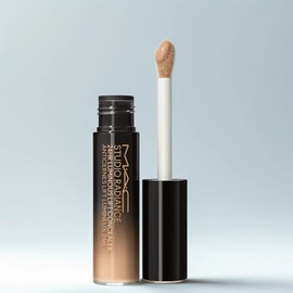 vein Mac Studio Radiance 24 Hour Luminous Lift Concealer 11ml N18, 1 piece / 맥 스튜디오 래디언스 24아워 루미너스 리프트 컨실러 11ml N18, 1개