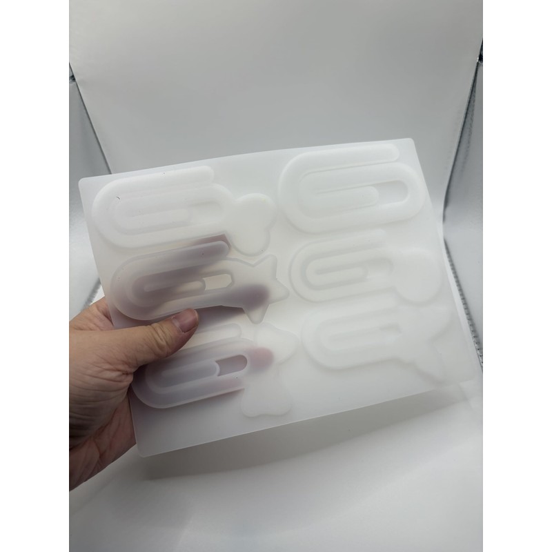 Aotunbey, 2 Pack Resin Paperclip Shape Bookmark Silicone Mold 9-Cavity