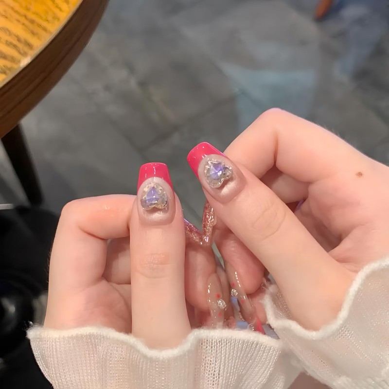 [NEURAD]ネイルチップ ミディアム 30枚入マグネットタイプ スイートフレンチ ピンドット×グリッター×クリスタル ハンドメイド付け爪ネイル 人気 和風 かわいい 成人式