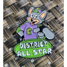 CHUCK E CHEESE PIZZA RESTAURANT DISTRICT ALL STAR STAFF PIN RARE VINTAGE L@@K