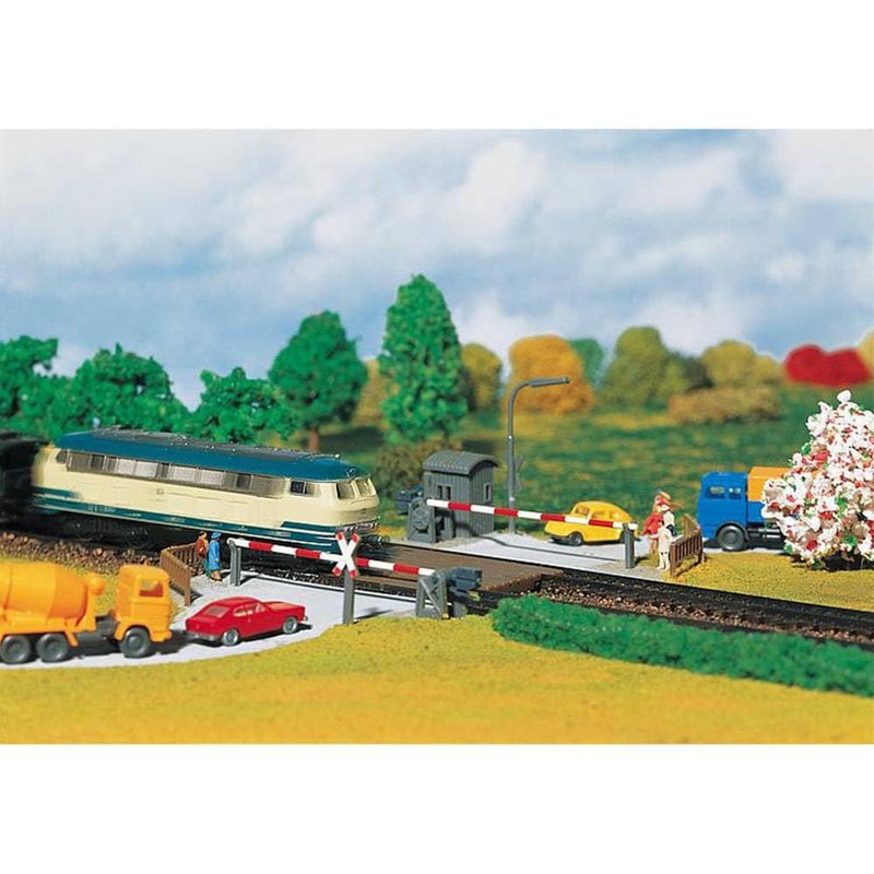 Faller 222173 Gate Level Crossing with Gatekeepers Shack Era II