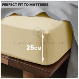 GC GAVENO CAVAILIA | Plain Dyed Bedding Fitted Bedsheets - Soft & Comfy (137 x 193 Cm) Double Bed Sheet - Breathable Non Iron Percale Sheets - Cream | Double
