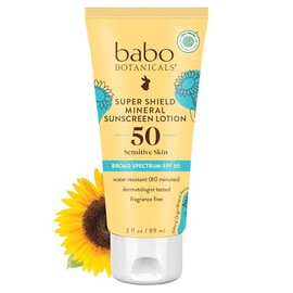 Babo Botanicals Sheer Mineral - Loción de protección solar SPF 50 con ingredientes activos 100% minerales, para bebés, niños o piel extra sensible, li