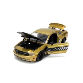 Big Time Muscle 1:24 2010 Ford Mustang GT Die-Cast Car, Toys for Kids and Adults(Gold)